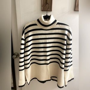 Oversized striped cream and black chunky turtleneck sweater, size L